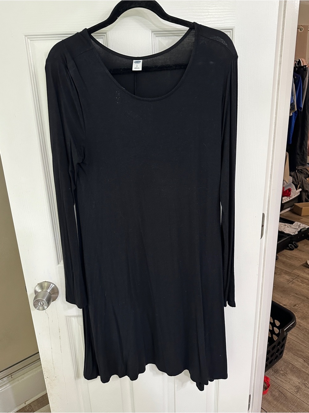 Old Navy Black Long Sleeve Scoop Neck Dress
